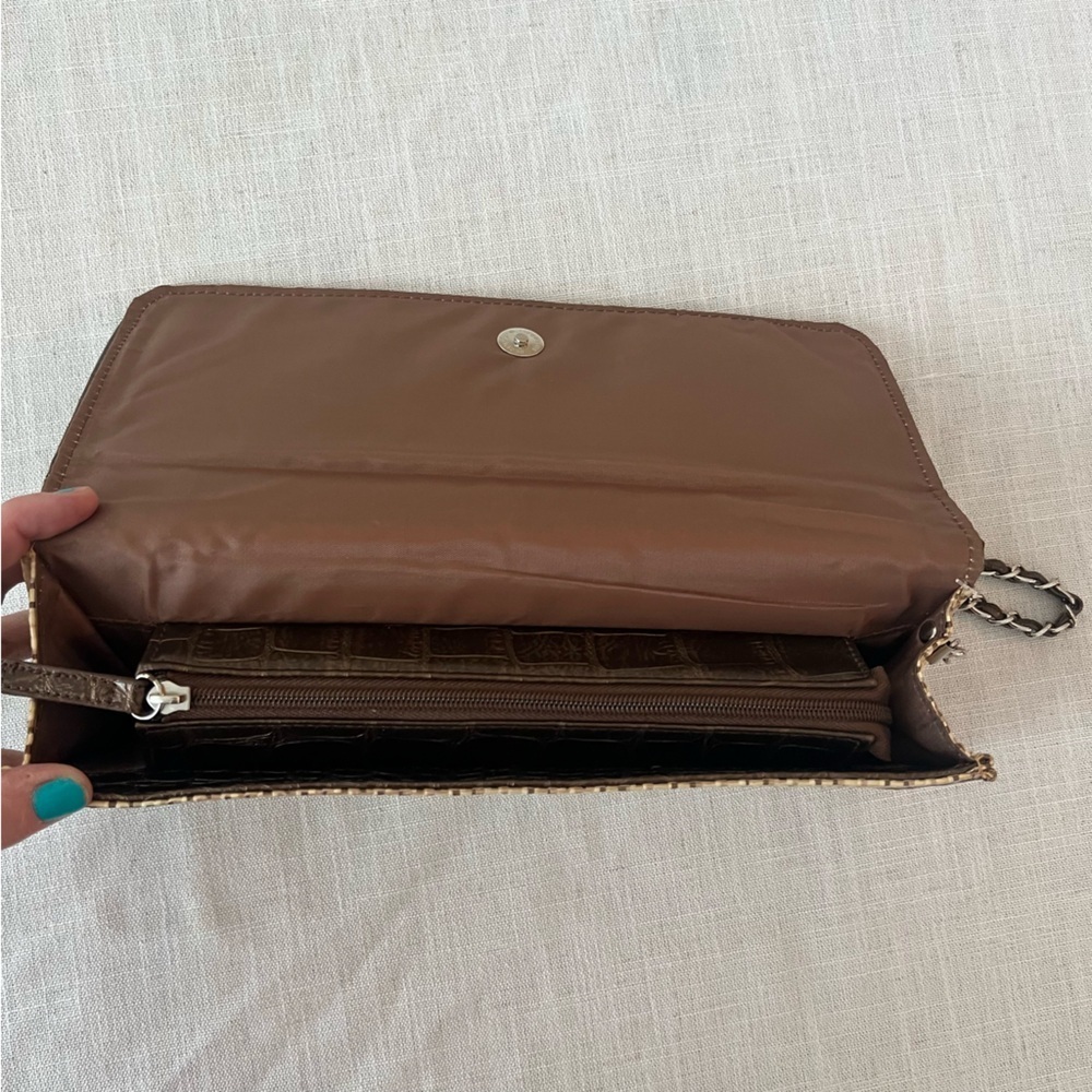 NWOT Bueno Tan and Brown Woven Clutch with Bow - Picture 13 of 13
